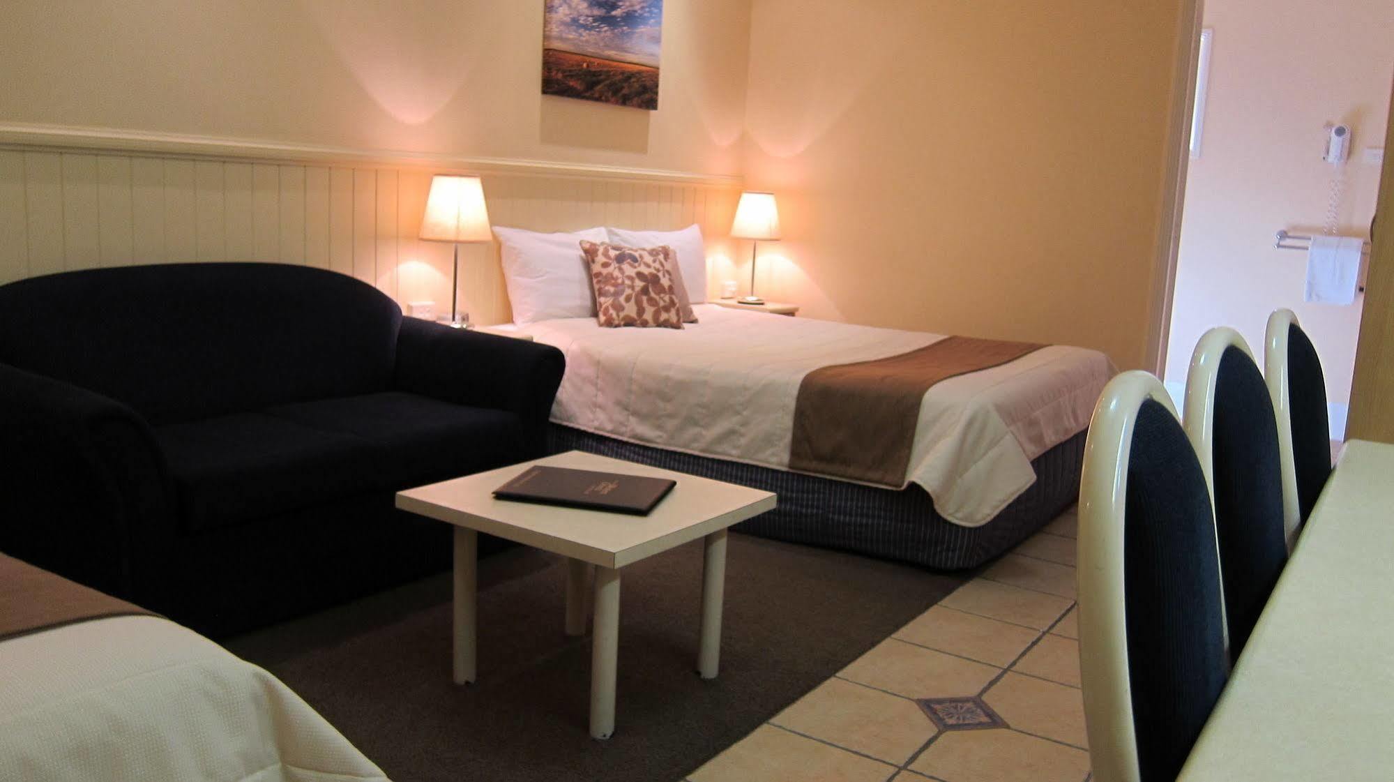 Dalby Mid Town Motor Inn Extérieur photo